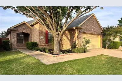 8905 Edinburgh Lane, Rowlett, TX 75089 - Photo 2