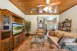 3401 Old Barn Ct, Granbury, TX 76048 - Photo 10