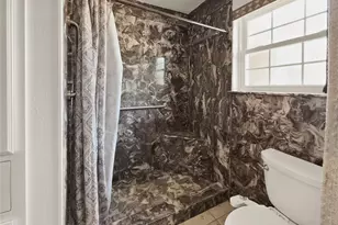 609 NW Lorna St, Burleson, TX 76028 - Photo 16