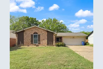 609 NW Lorna Street, Burleson, TX 76028 - Photo 1