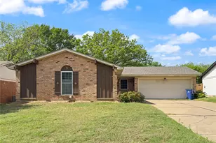 609 NW Lorna St, Burleson, TX 76028 - Photo 1