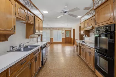 1421 Westover Lane, Westover Hills, TX 76107 - Photo 16