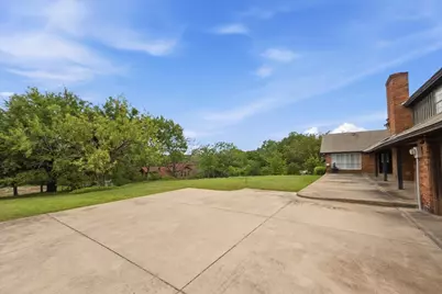1421 Westover Lane, Westover Hills, TX 76107 - Photo 10
