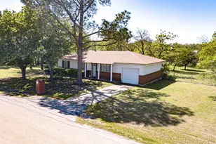 913 N Walnut St, Roanoke, TX 76262 - Photo 1