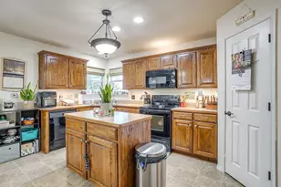 725 Snapper Dr, Burleson, TX 76028 - Photo 14