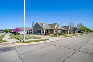 500 Heritage Trl, Burleson, TX 76028 - Photo 4