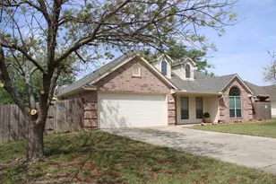1801 Roadrunner Dr, Weatherford, TX 76088 - Photo 2