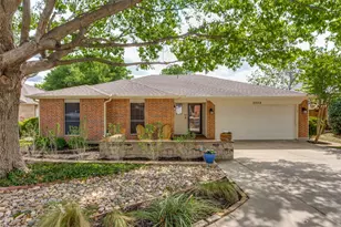 5752 Bridgeport Ct, Haltom City, TX 76137 - Photo 4