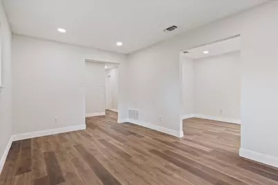 849 Arlington Drive, Woodway, TX 76712 - Photo 8