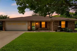 127 Prairie View Ln, Red Oak, TX 75154 - Photo 1
