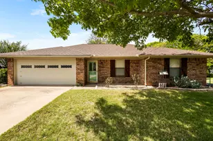127 Prairie View Ln, Red Oak, TX 75154 - Photo 2