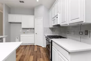 6513 Redwood Ln, The Colony, TX 75056 - Photo 16