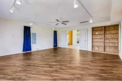 2610 Fallcreek Circle, Carrollton, TX 75006 - Photo 12