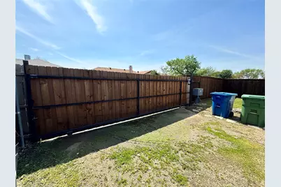 2610 Fallcreek Circle, Carrollton, TX 75006 - Photo 24