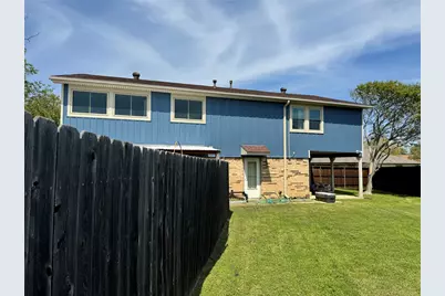 2610 Fallcreek Circle, Carrollton, TX 75006 - Photo 2