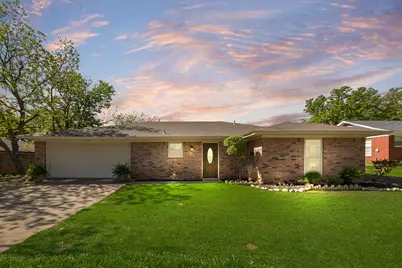 213 E 3rd Street, Keene, TX 76059 - Photo 2