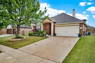 1458 Park Crest Dr, Crowley, TX 76036 - Photo 4