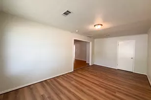 118 Brazos St, Garland, TX 75041 - Photo 6