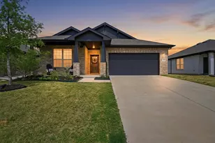 924 Ravenwood Ln, Van Alstyne, TX 75495 - Photo 1