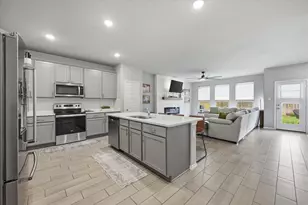 924 Ravenwood Ln, Van Alstyne, TX 75495 - Photo 10