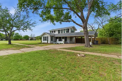 909 3rd Street, Graham, TX 76450 - Photo 2