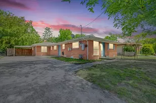 713 Bailey St, Denton, TX 76205 - Photo 2
