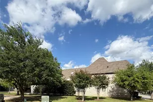 11 Edge Hill Dr, Dallas, TX 75248 - Photo 2