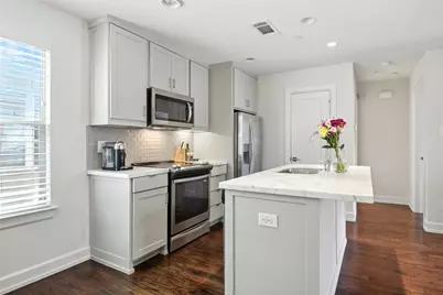 1930 Euclid Avenue #3, Dallas, TX 75206 - Photo 2