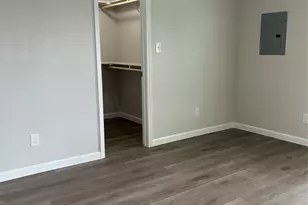 407 N Justin Ave, Dallas, TX 75211 - Photo 4