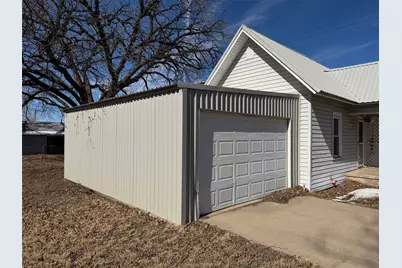 611 N. Stratton Street, Seymour, TX 76380 - Photo 2