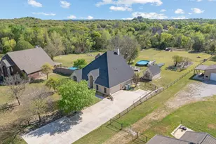 112 Waterfall Ct, Azle, TX 76020 - Photo 1