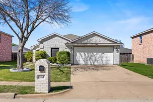 2464 Silverado Trail, Grand Prairie, TX 75052 - Photo 1