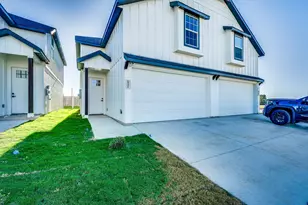 924 Cooksey Ct, Grandview, TX 76050 - Photo 2