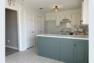 202 S Sendero Drive, Decatur, TX 76234 - Photo 2