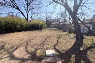 410 N Flat St, Waxahachie, TX 75165 - Photo 12