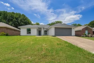 1923 Ramada Dr, Waco, TX 76712 - Photo 2