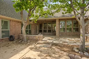 1106 W Iberian Ct, Granbury, TX 76048 - Photo 34