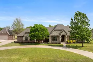 1106 W Iberian Ct, Granbury, TX 76048 - Photo 1