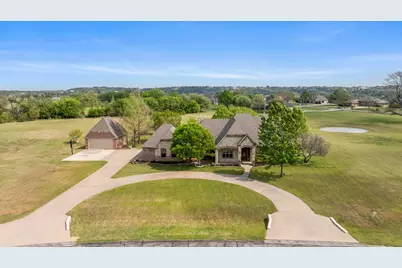 1106 W Iberian Court, Granbury, TX 76048 - Photo 2