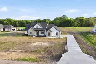 1021 Preserve St, Weatherford, TX 76085 - Photo 4