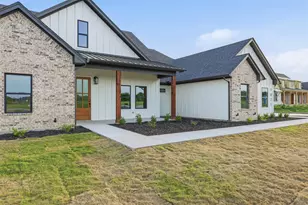 1021 Preserve St, Weatherford, TX 76085 - Photo 2