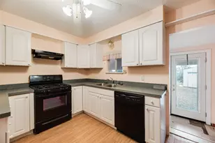 6737 Lakeside Dr, Lake Worth, TX 76135 - Photo 8