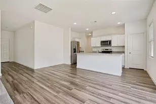 2430 Sagebrush Dr, Glenn Heights, TX 75154 - Photo 4