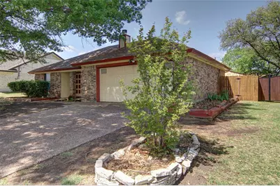 716 Nicole Drive, Burleson, TX 76028 - Photo 2