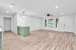 5620 Hiett Ct, Fort Worth, TX 76112 - Photo 6