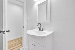 5620 Hiett Ct, Fort Worth, TX 76112 - Photo 12