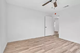 5620 Hiett Ct, Fort Worth, TX 76112 - Photo 14