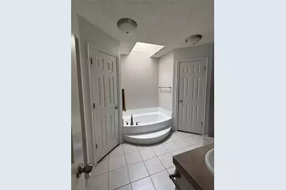 6065 Autumn Hills Drive, Fort Worth, TX 76140 - Photo 12