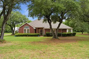 6065 Autumn Hills Dr, Fort Worth, TX 76140 - Photo 1