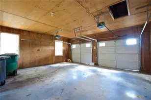 211 W Long St, Elm Mott, TX 76640 - Photo 16